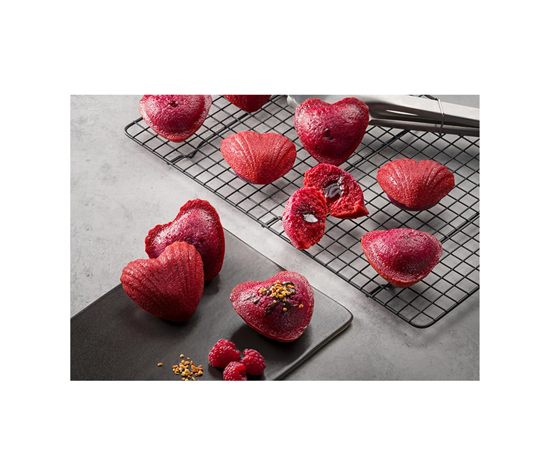 Madeleines cœur framboise fourrée framboise 51 g | Saint Michel Professionnel - X 72